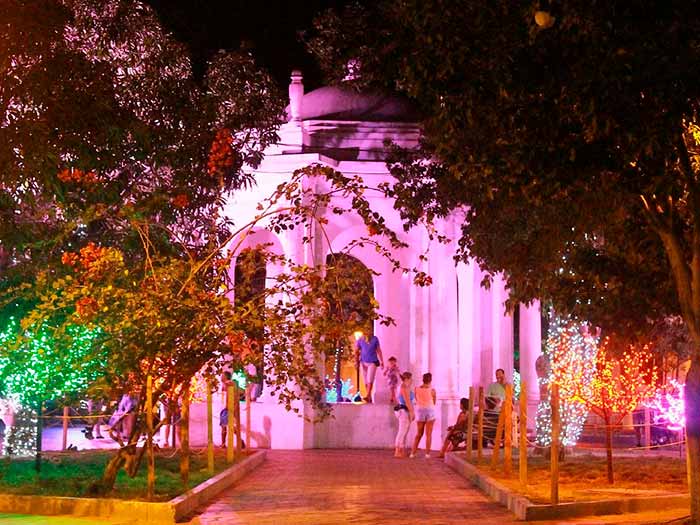 Cnetro Histórico - Parque de los Novios Santa Marta