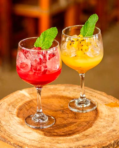 Soda de frutos rojos y amarillo restaurante mañe cayón